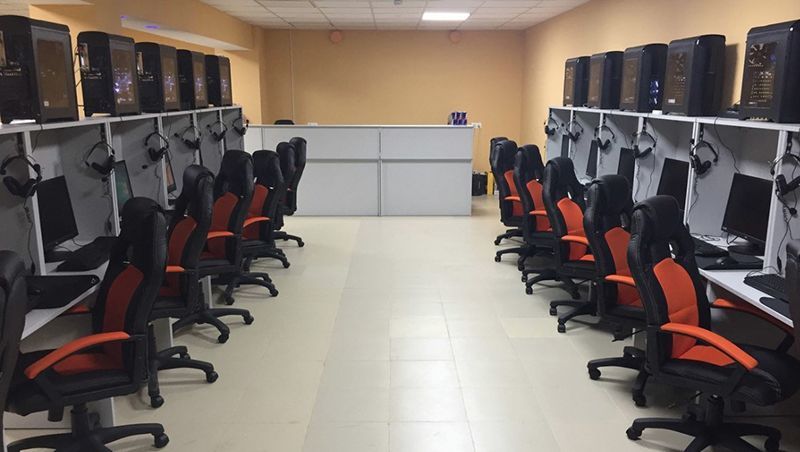 Обстановка в игровом клубе Арго